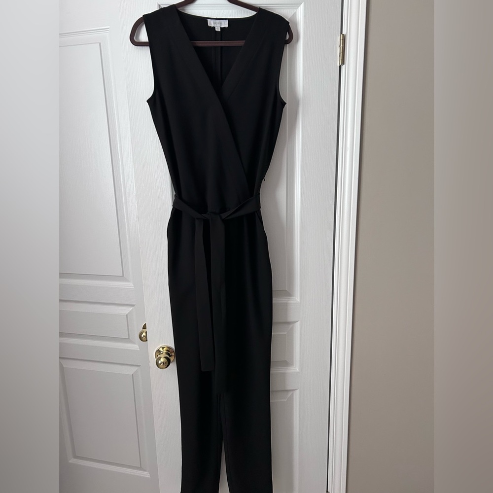 Chic Black Sleeveless Jumpsuit